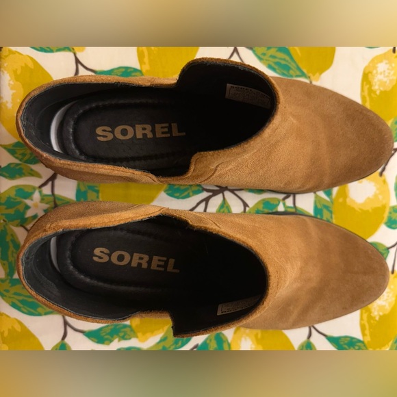 Sorel Lolla Cut-Out Bootie - Picture 5 of 9